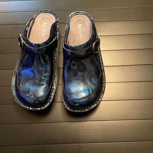 Alegria Seville Indigo Mantle